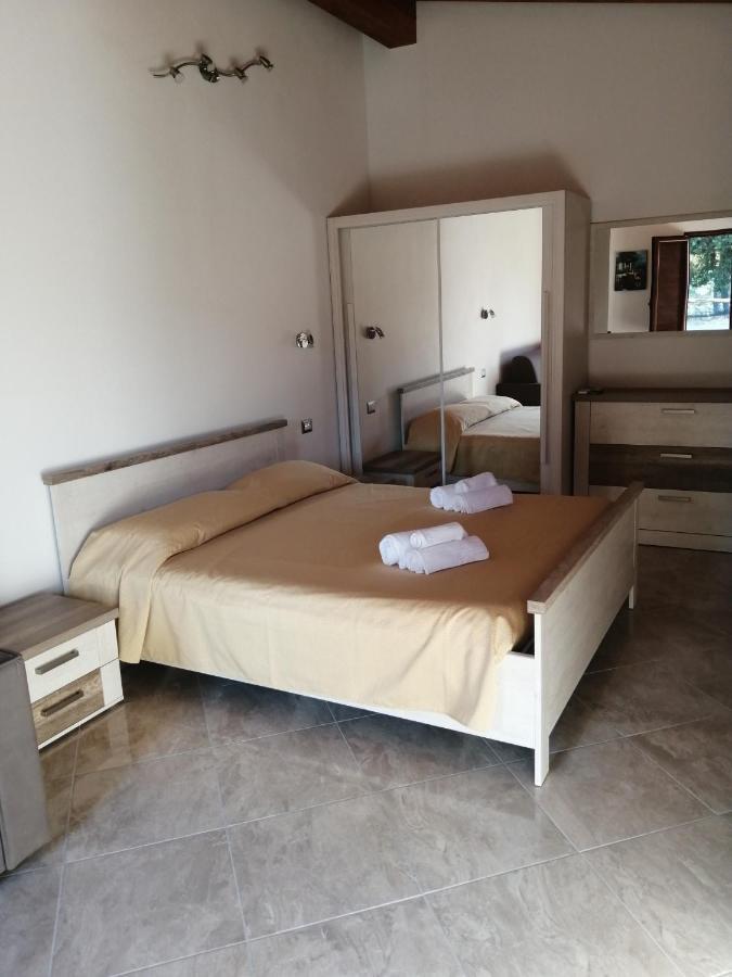 Il Frutteto Bed and Breakfast Torre delle Stelle Exteriör bild